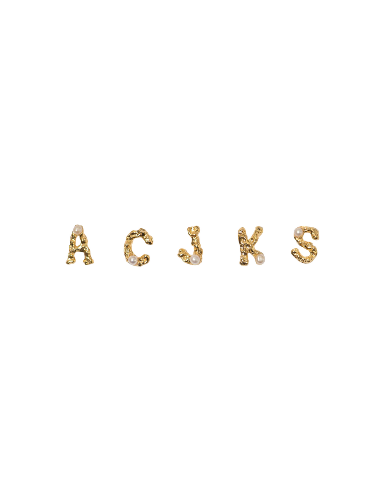 LES MERES THE PEARL LETTER SINGLE EAR STUDS